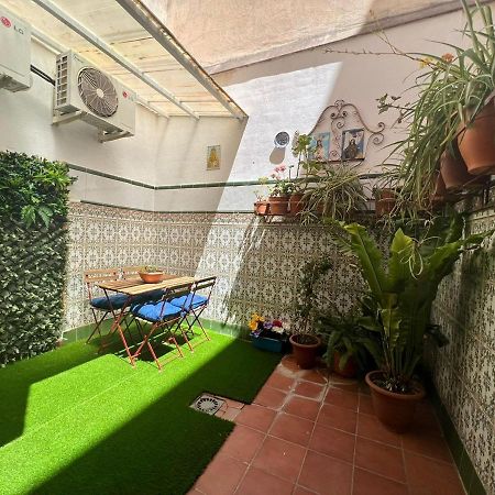 Adela & Private Courtyard By Ele Apartments مالقة المظهر الخارجي الصورة