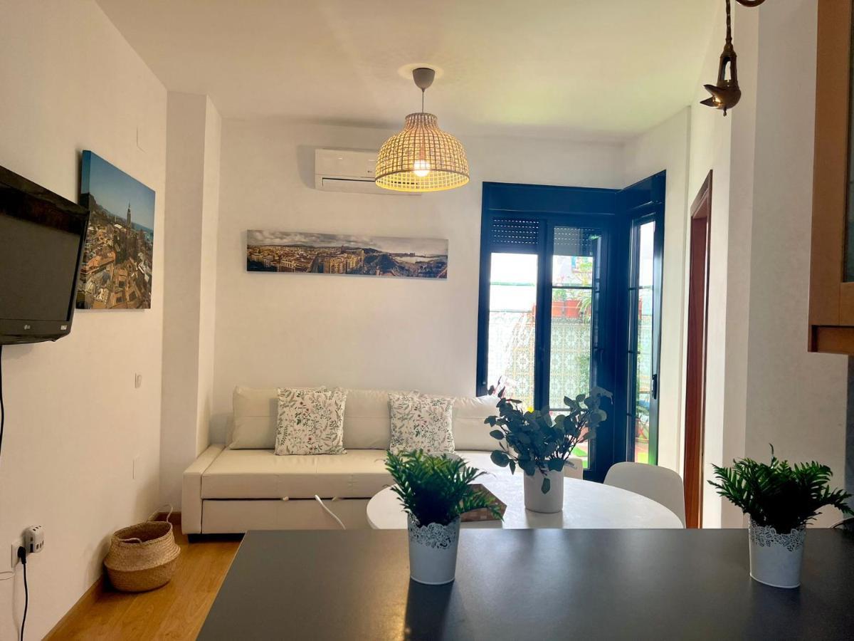 Adela & Private Courtyard By Ele Apartments مالقة المظهر الخارجي الصورة